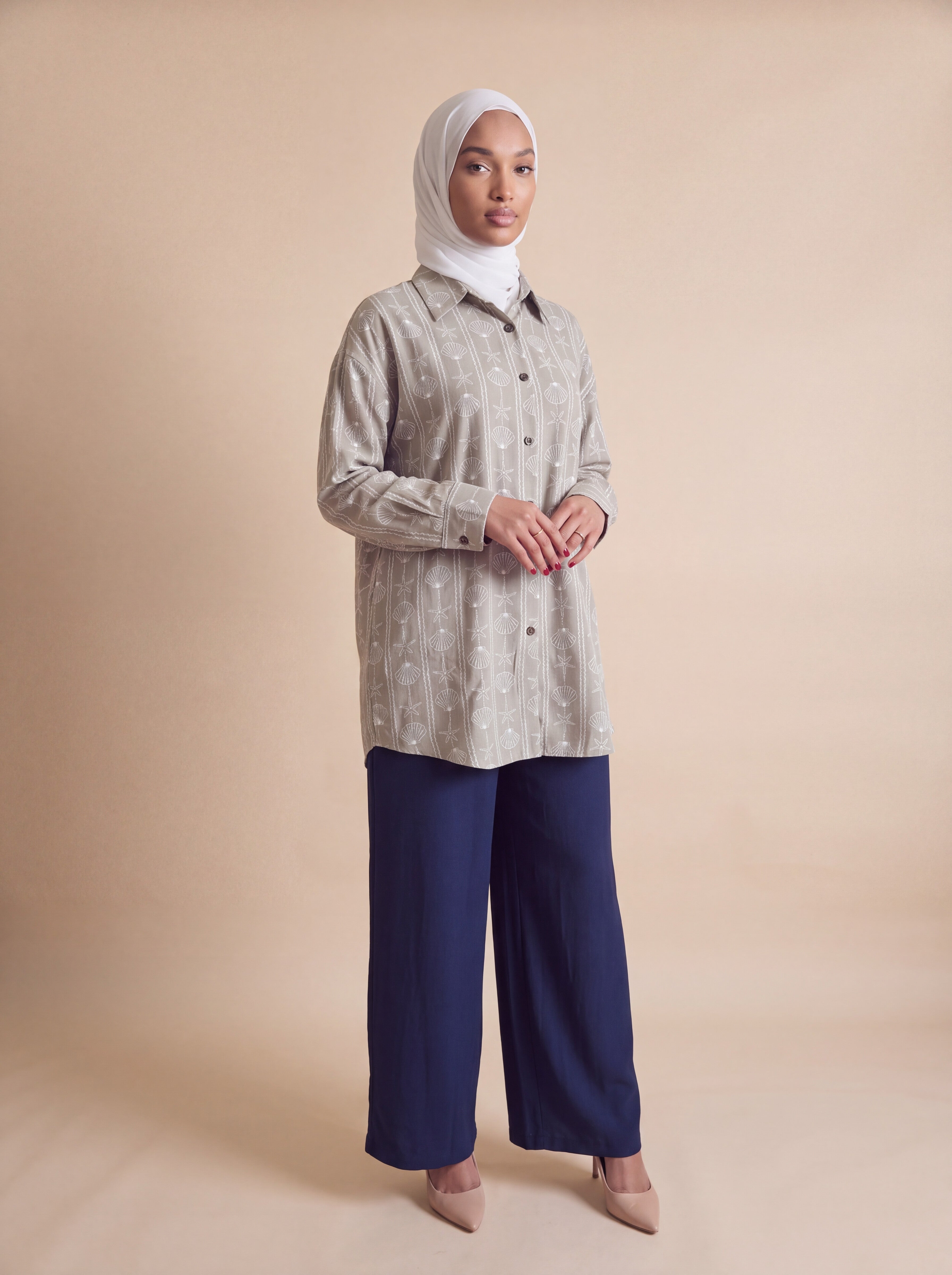 Sage navy patterned 2-piece set, 45 degree view
