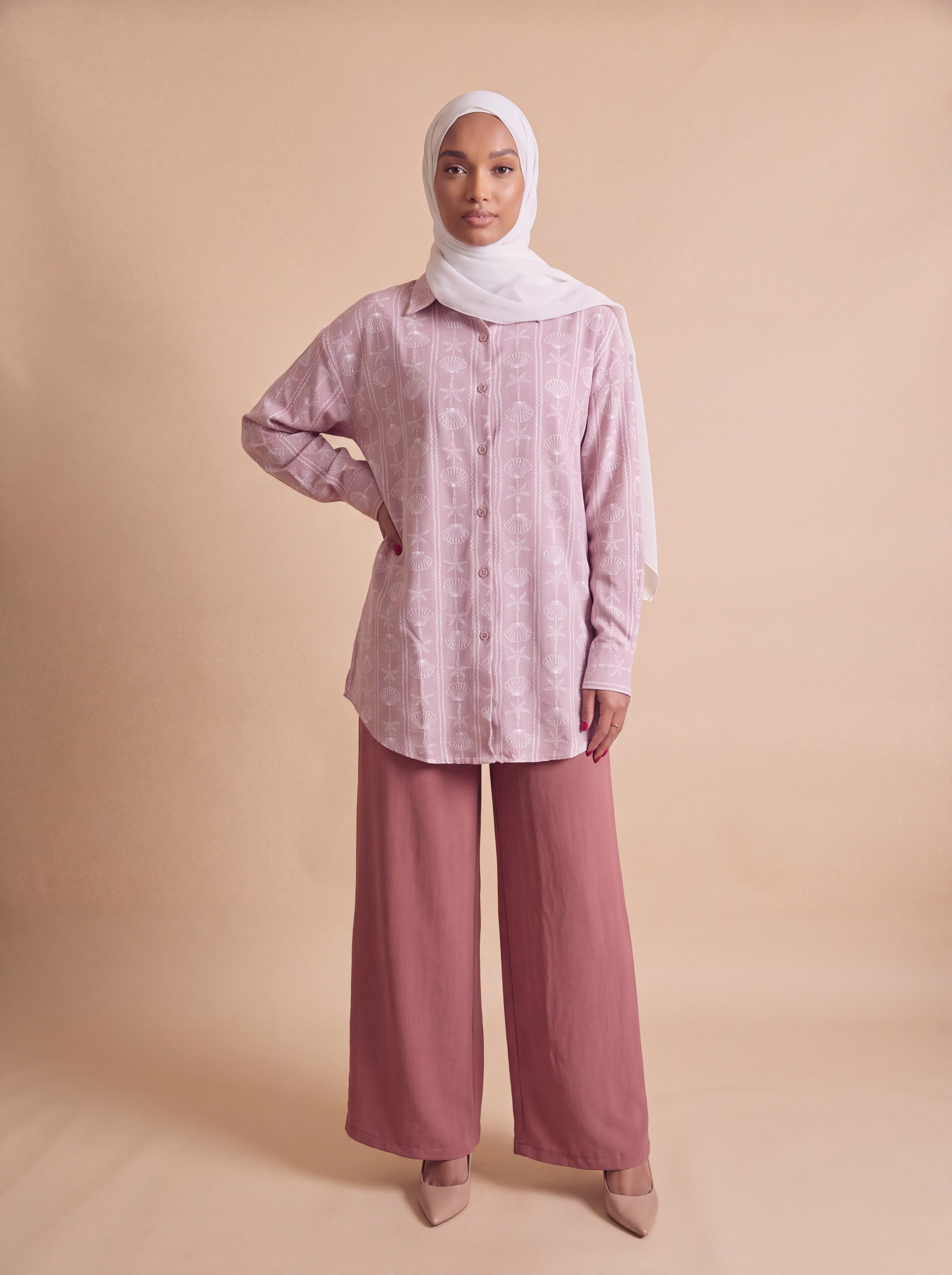 Rose patterned 2-piece set, front view 2