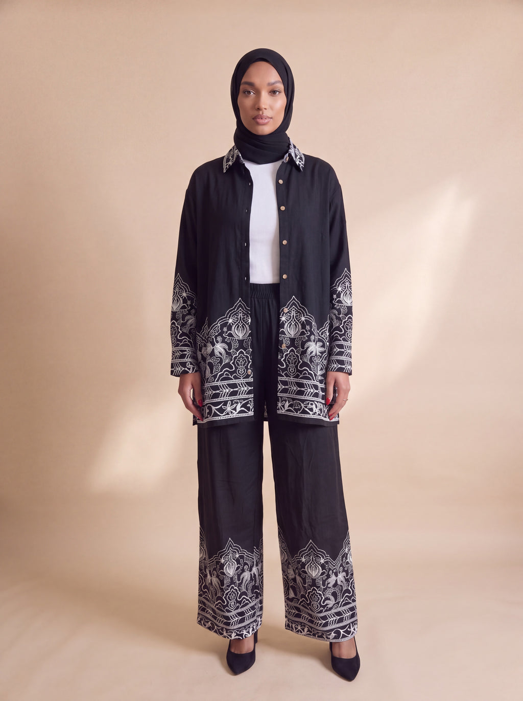 Black printed set styled open