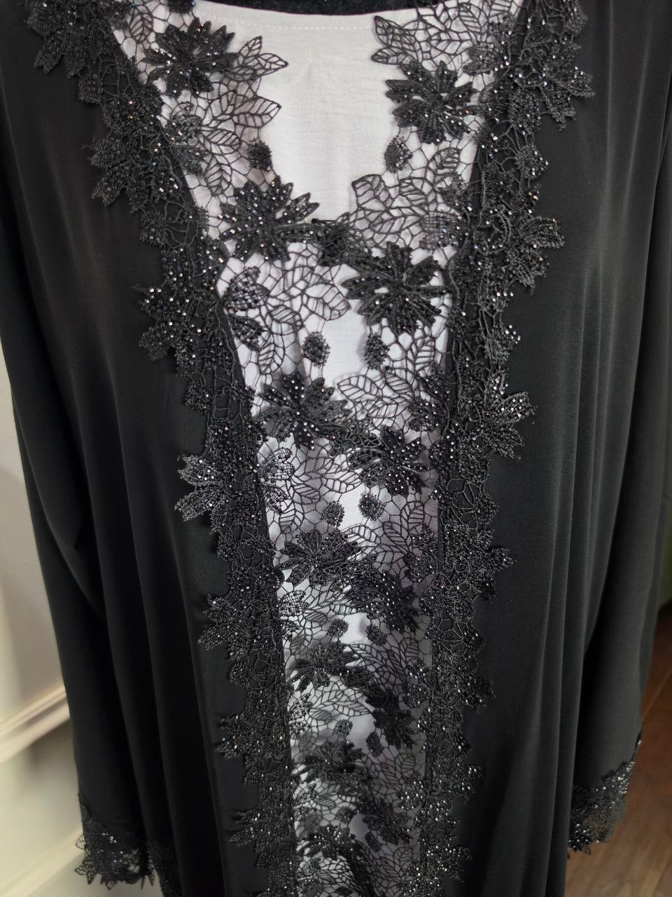 Dantel Abaya - Black floral lace and sparkle front detail