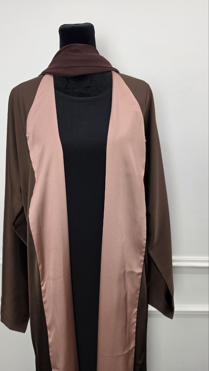 Raya Abaya - Mocha Rose detail view
