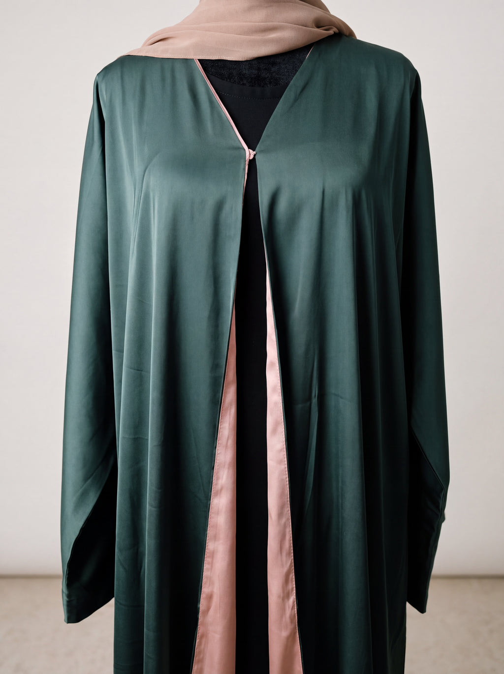 Raya Abaya - Mocha Rose sleeve detail