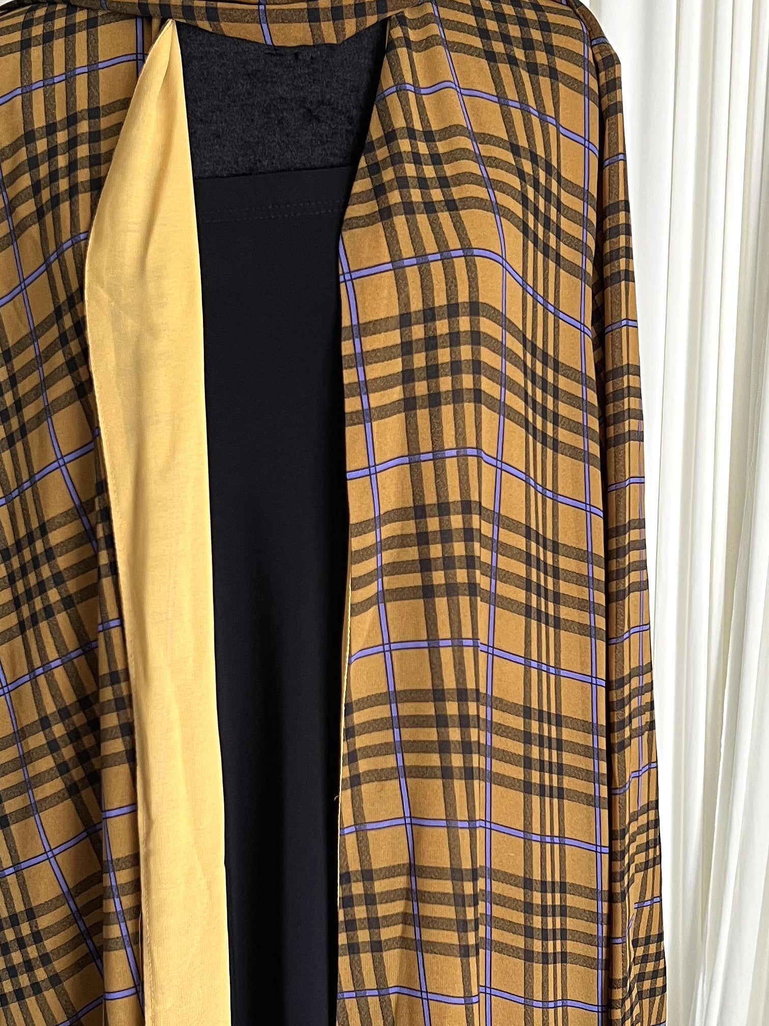 Saffron Grid Plaid Double Chiffon Open Abaya Set mustard plaid close up with gold lining